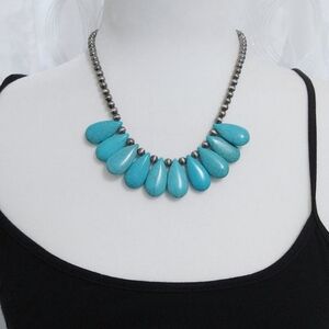 NWT Western Faux Turquoise Stone Necklace Set ♥️